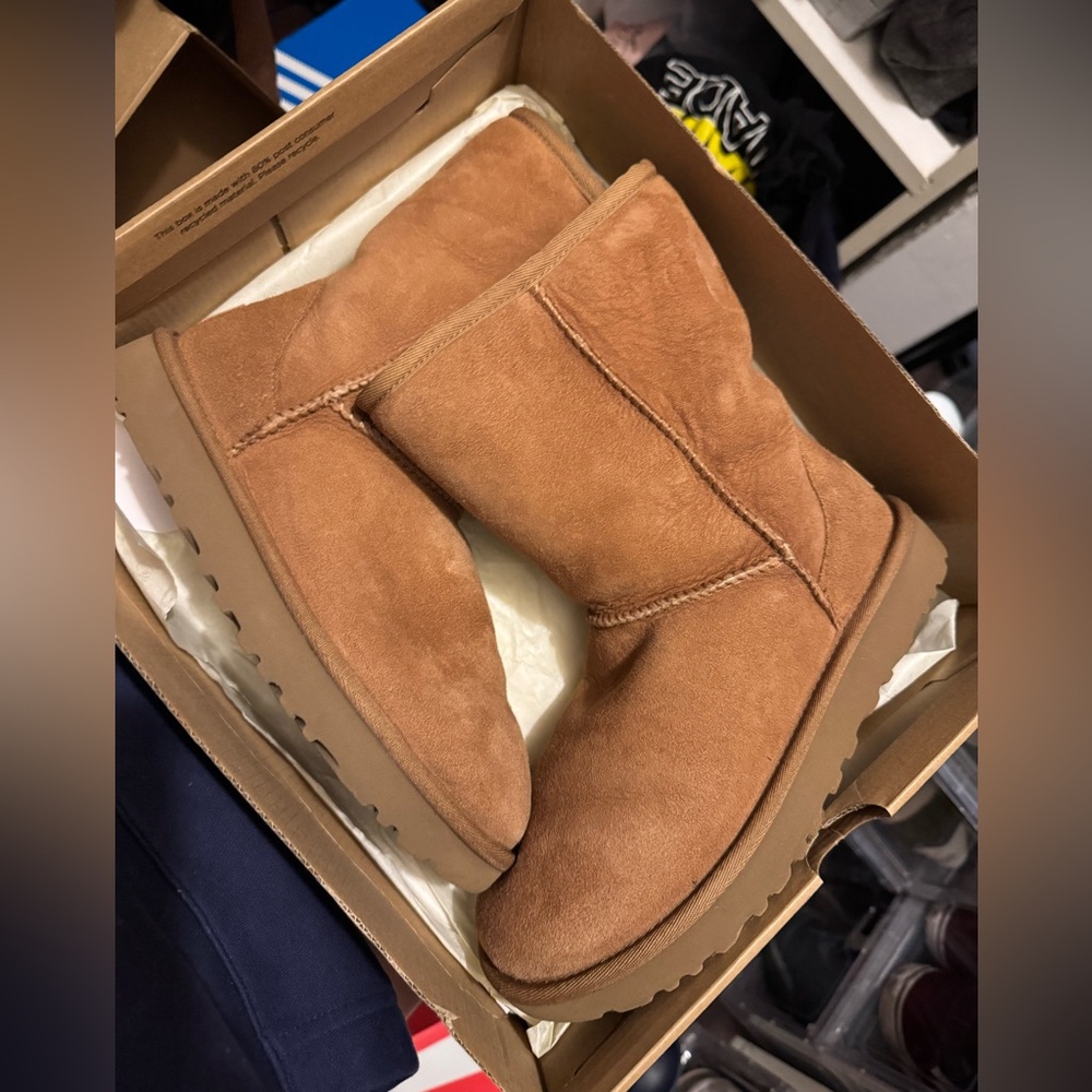 Women Ugg boots chestnut